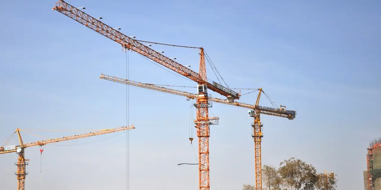 Thiết bị cẩu tháp cho thuê