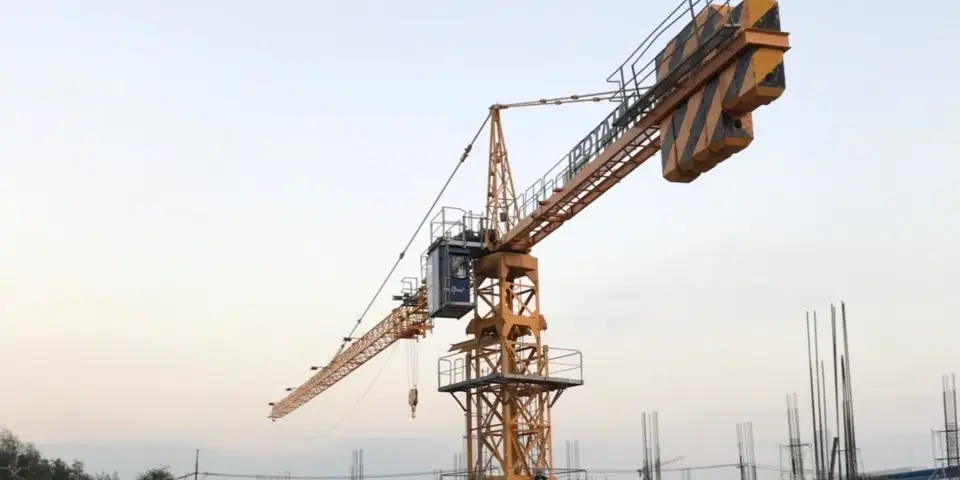 Vận hành và bảo trì cẩu tháp