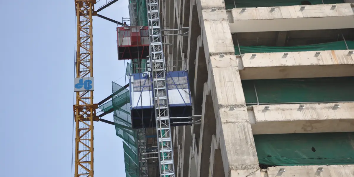 Lắp dựng và tháo hạ vận thăng